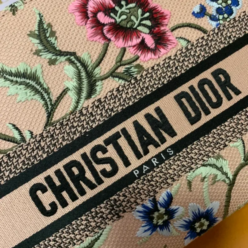 ML169 2 High Quality Bags - Image 8