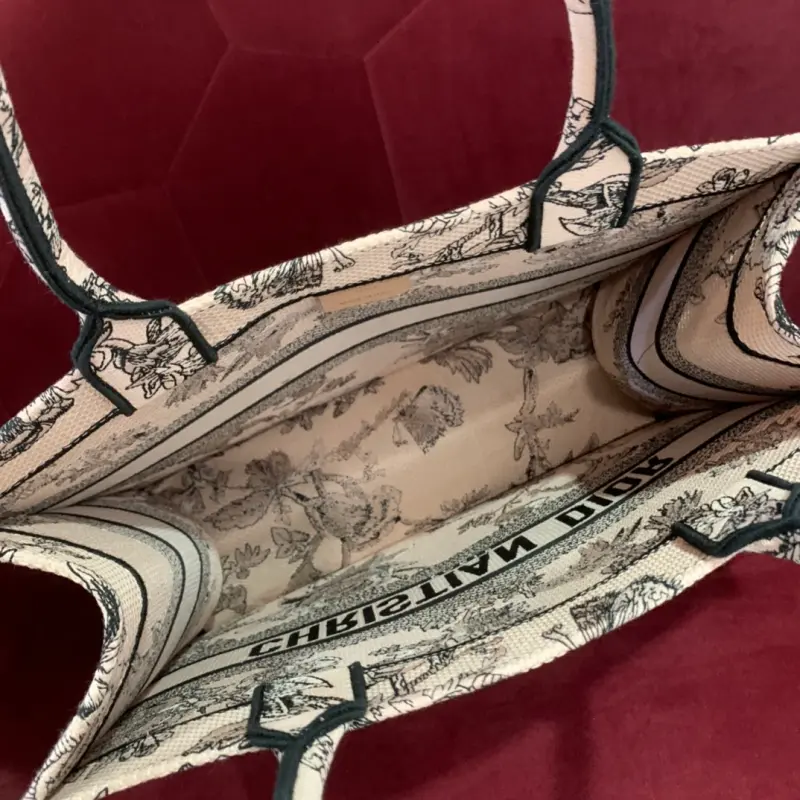 ML166 8 High Quality Bags - Image 7