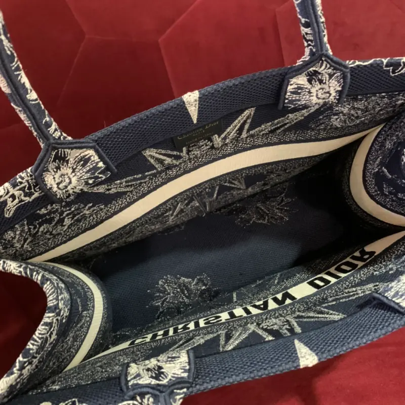 ML166 4 High Quality Bags - Image 7