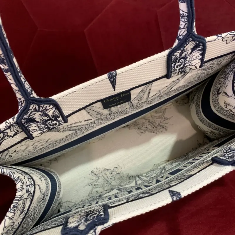 ML166 2 High Quality Bags - Image 7