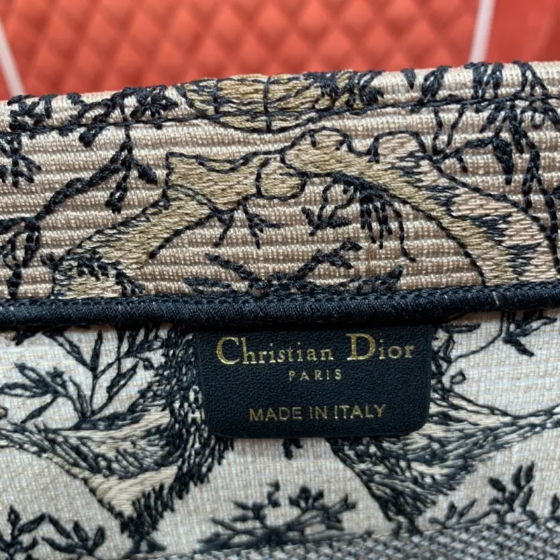 ML151 3 High Quality Bags - Image 8