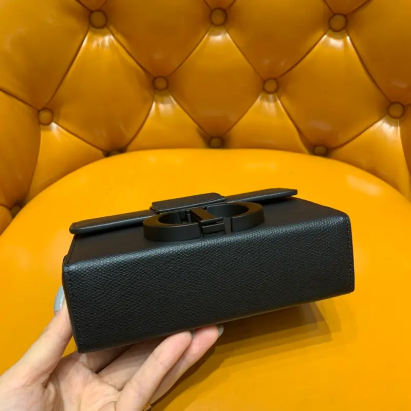 ML135 High Quality Bags - Image 8