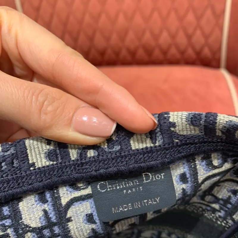 ML105 2 High Quality Bags - Image 7