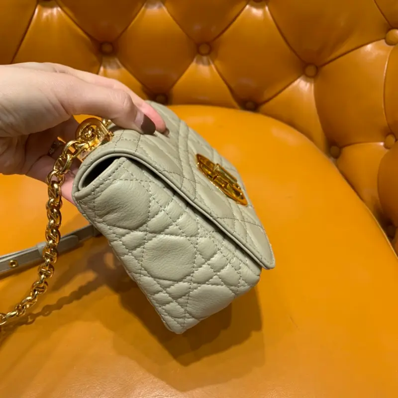 ML102 4 High Quality Bags - Image 8