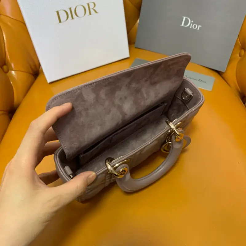 ML24 3 High Quality Bags - Image 8