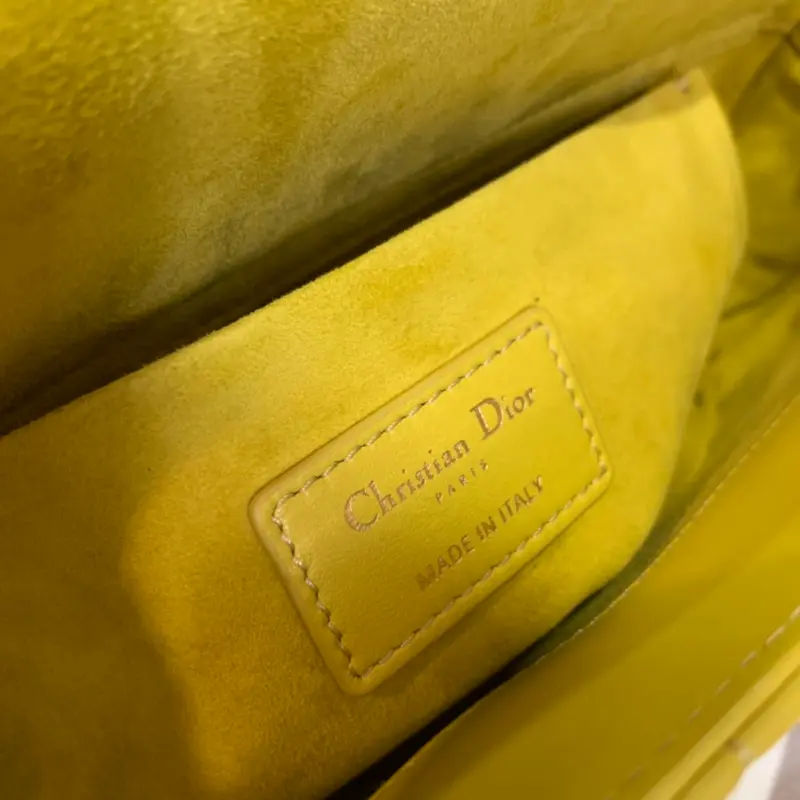 ML16 1 High Quality Bags - Image 8