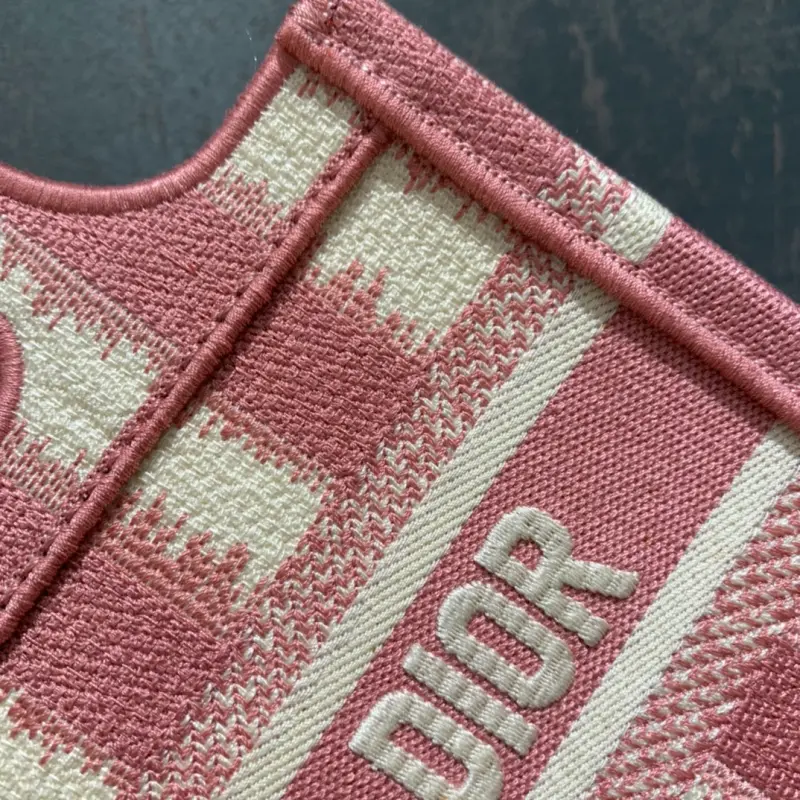 ML8 4 High Quality Bags - Image 9