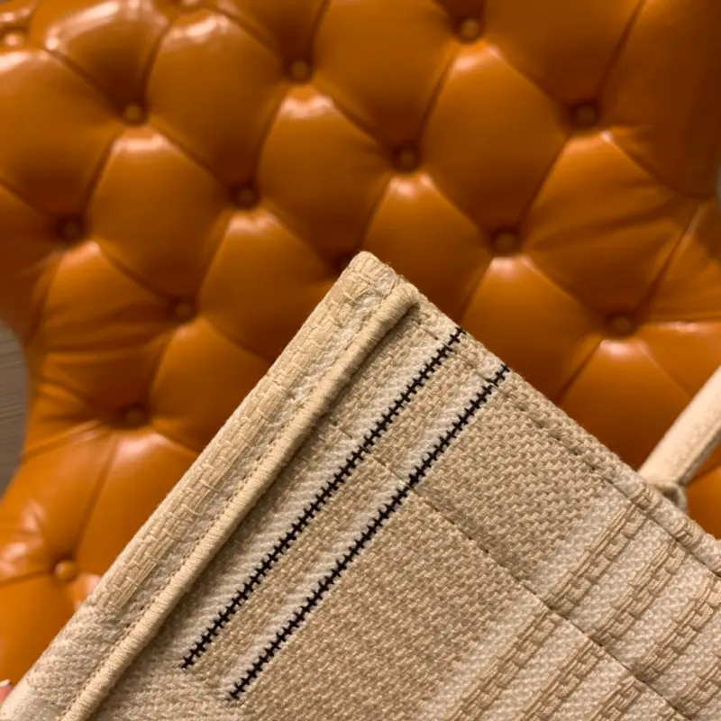 ML3 2 High Quality Bags - Image 8