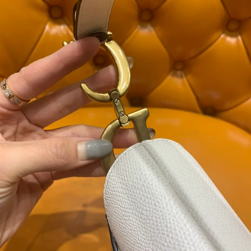 ML60 2 High Quality Bags - Image 8