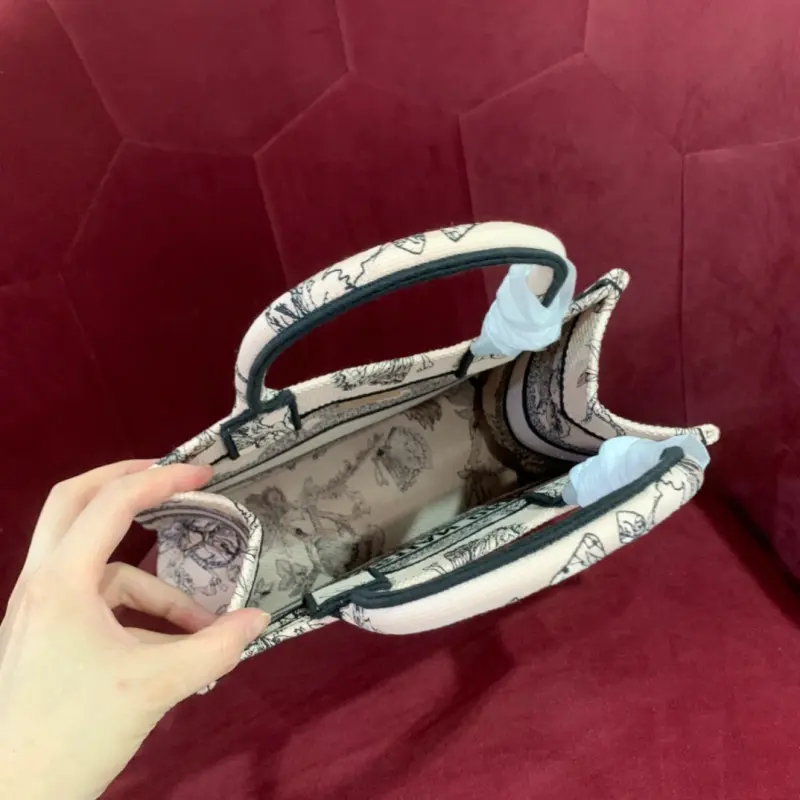 ML192 5 High Quality Bags - Image 7