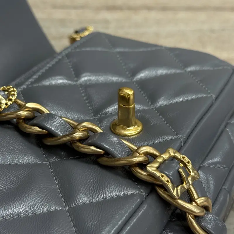 24a Handle Postman Grey High Quality Bags - Image 9