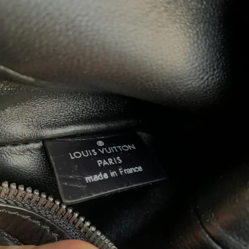 M25445 (Black (Crocodile Pattern) 23x12x4cm High Quality Bags - Image 8