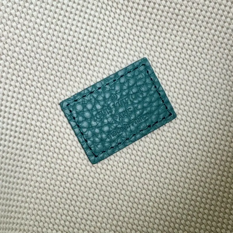 M13889 18x11x6.5cm High Quality Bags - Image 8