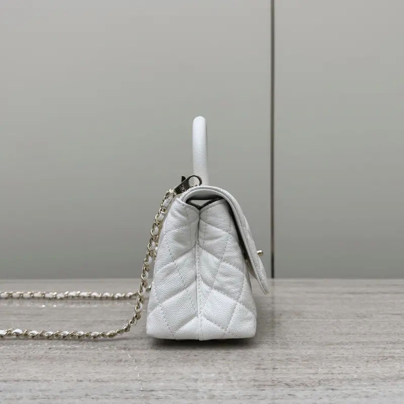 Mini White and Gold Car Edge High Quality Bags - Image 3