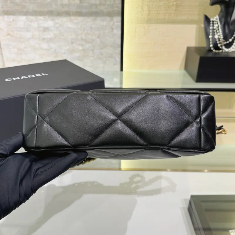 19 Bag Black Silver Medium 30cm High Quality Bags - Image 5