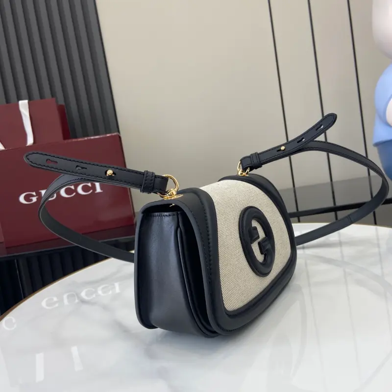 815700 CM 1 High-Quality Bags - Image 2