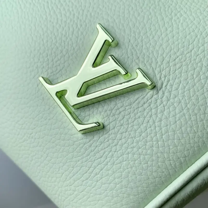 M24605 18x12.5x11cm High Quality Bags - Image 14