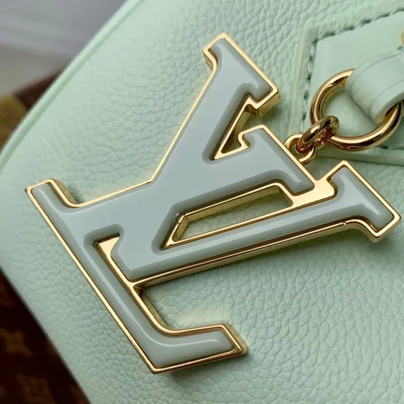 M24605 18x12.5x11cm High Quality Bags - Image 13