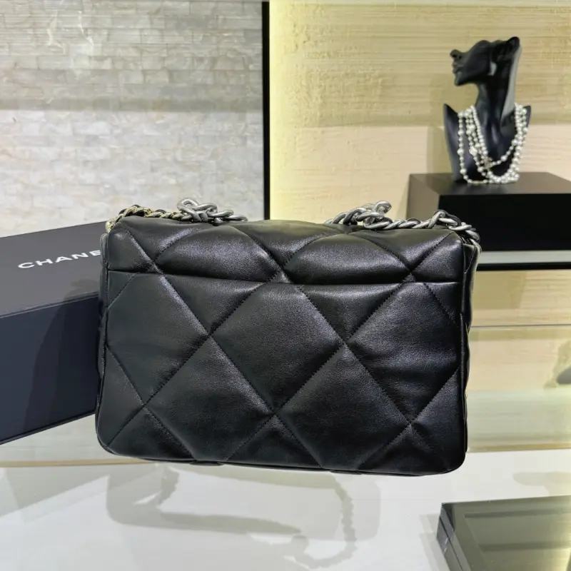 19 Bag Black Silver Medium 30cm High Quality Bags - Image 3