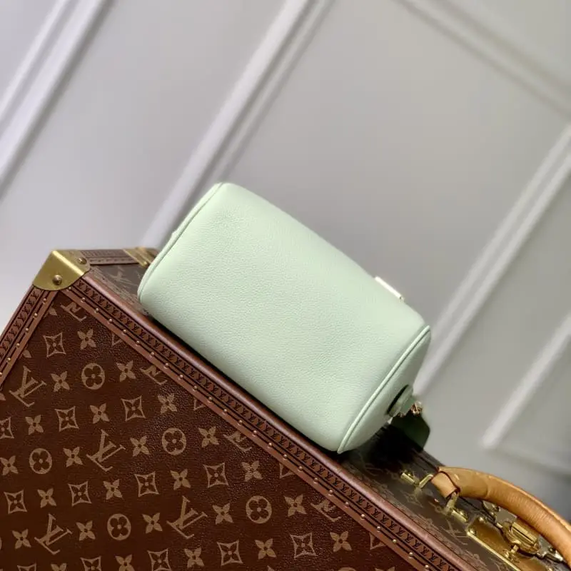 M24605 18x12.5x11cm High Quality Bags - Image 5