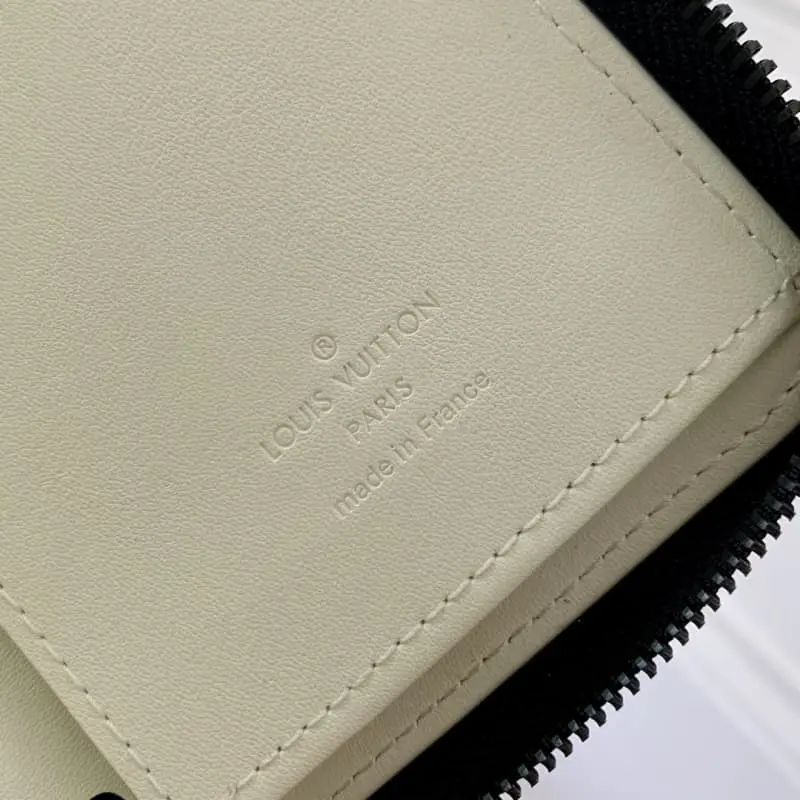 M62295 Elegant White 10x20x2cm High Quality Bags - Image 6