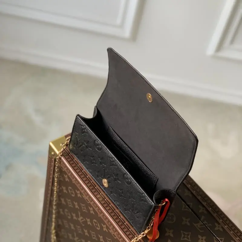 M83233 S1 22x15x5.5cm High Quality Bags - Image 6