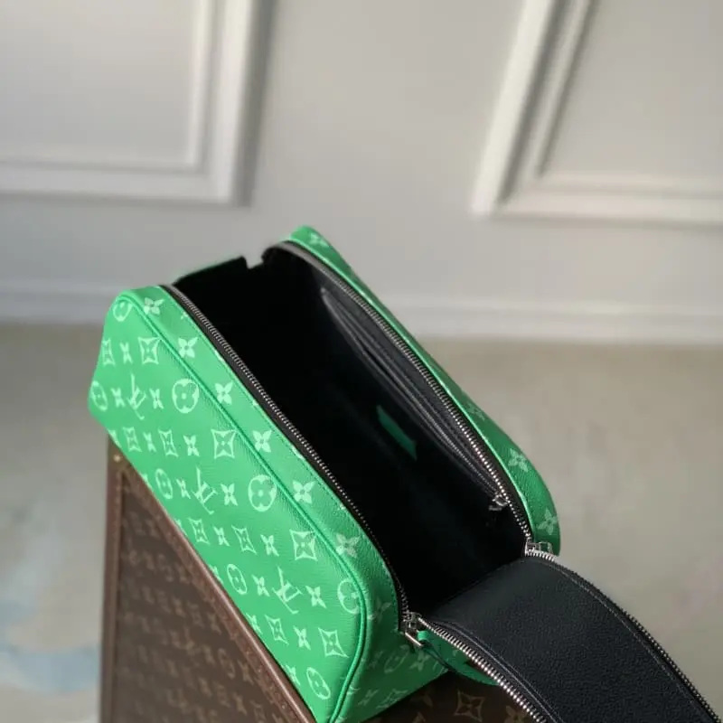 M31037 Green 28x16x13cm High Quality Bags - Image 7