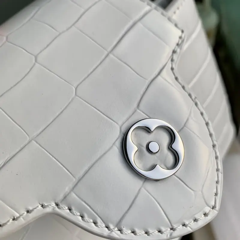 M48865 White Small 27x18x9cm High Quality Bags - Image 7