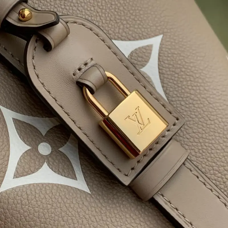 M13045 18x12x16cm High Quality Bags - Image 7