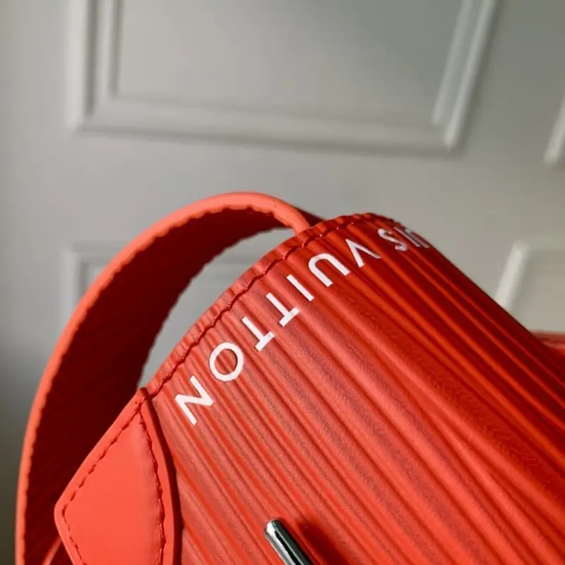 M23837 S2 13x8x4.5cm High Quality Bags - Image 7