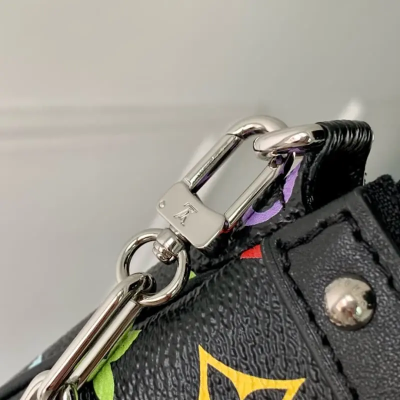 M13663 13x4x22cm High Quality Bags - Image 7