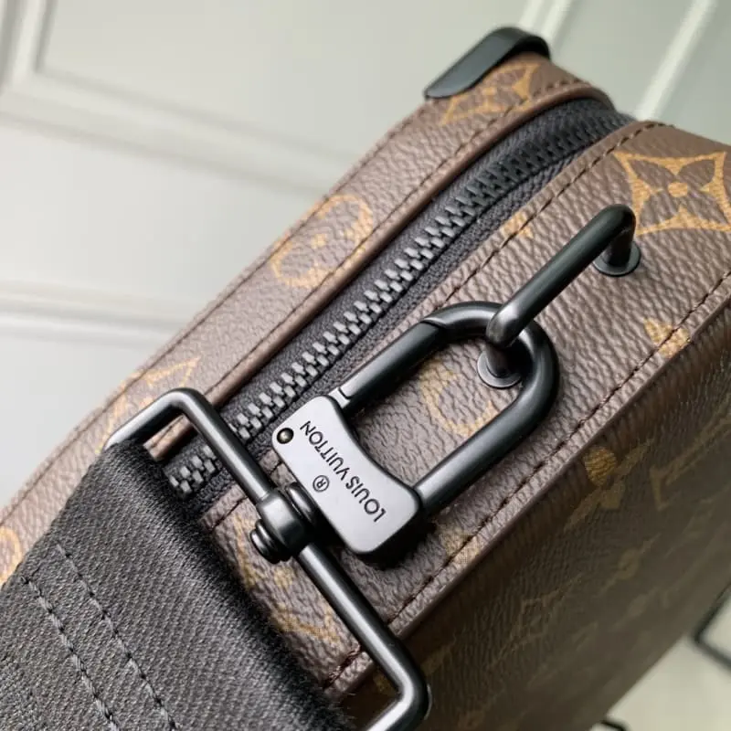 M46689 21.5x15x7cm High Quality Bags - Image 7