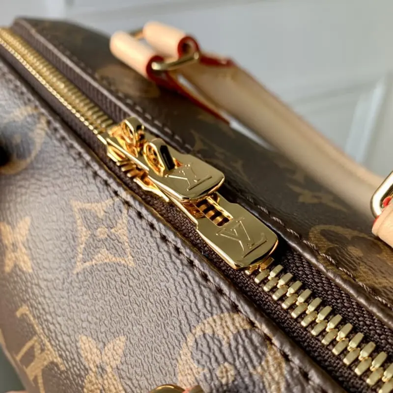 M46594 20.5x13.5x12cm High Quality Bags - Image 7