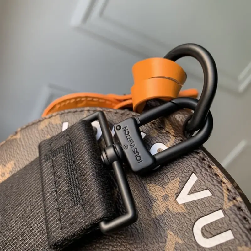 M46691 33x17x17cm High Quality Bags - Image 7