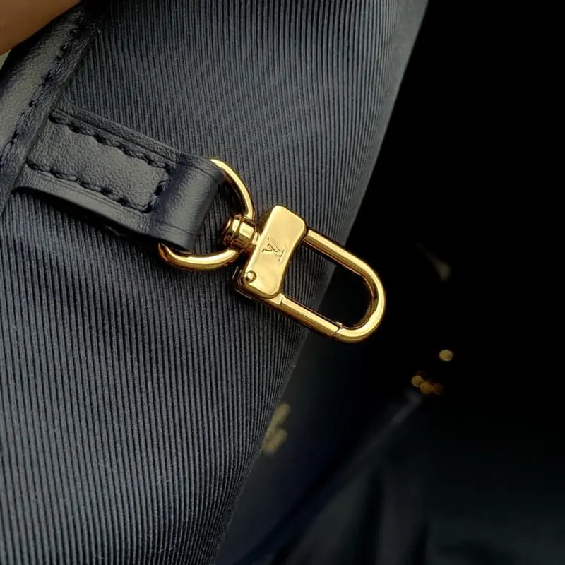 M22921 31x28x14cm High Quality Bags - Image 7