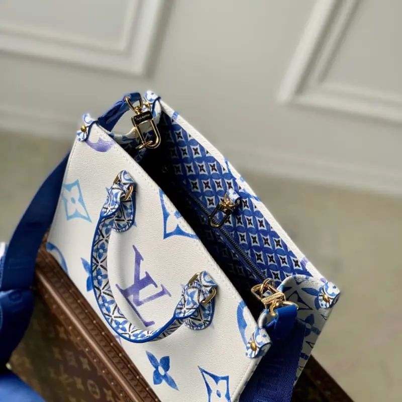 M22976 Blue 25x19x11.5cm High Quality Bags - Image 7