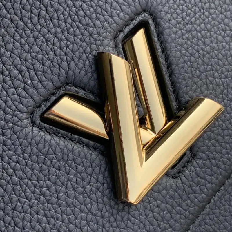 M57093 S1 17x25x11cm High Quality Bags - Image 6