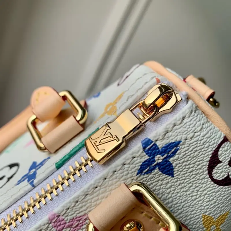 M13391 10x7.5x16cm High Quality Bags - Image 9