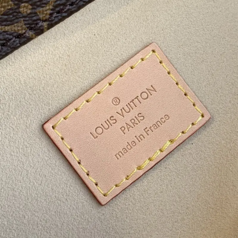 M44869 41x18x30.5cm High Quality Bags - Image 6