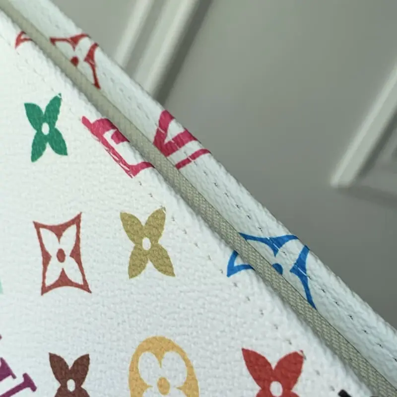 M13746 25x20x5.5cm High Quality Bags - Image 7