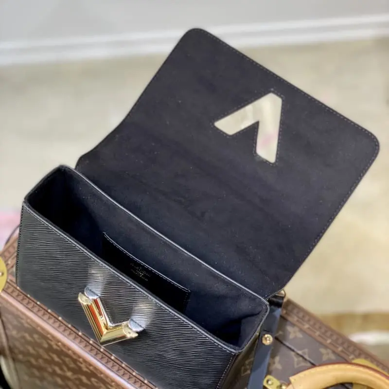 M59411 23x17x9.5cm High Quality Bags - Image 7