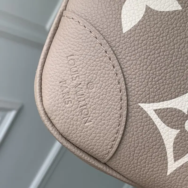 M13224 16x9.5x29cm High Quality Bags - Image 7