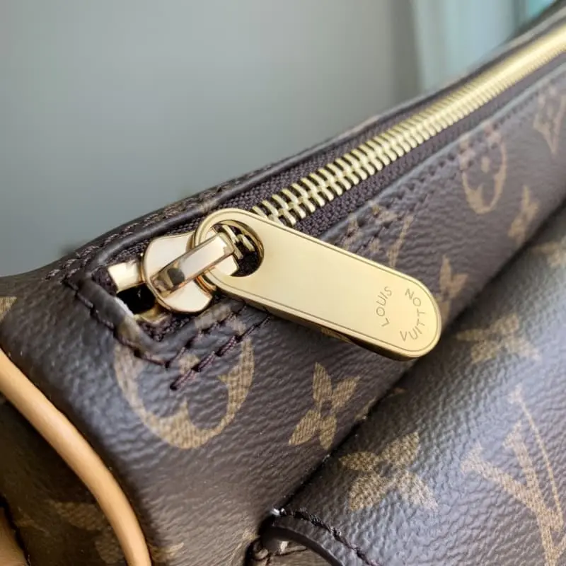 M60006 27x10x15cm High Quality Bags - Image 7