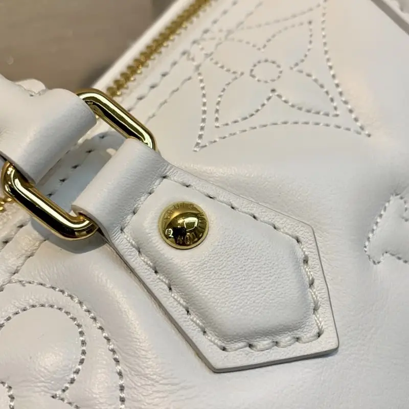 M59827 20x10x10cm High Quality Bags - Image 7