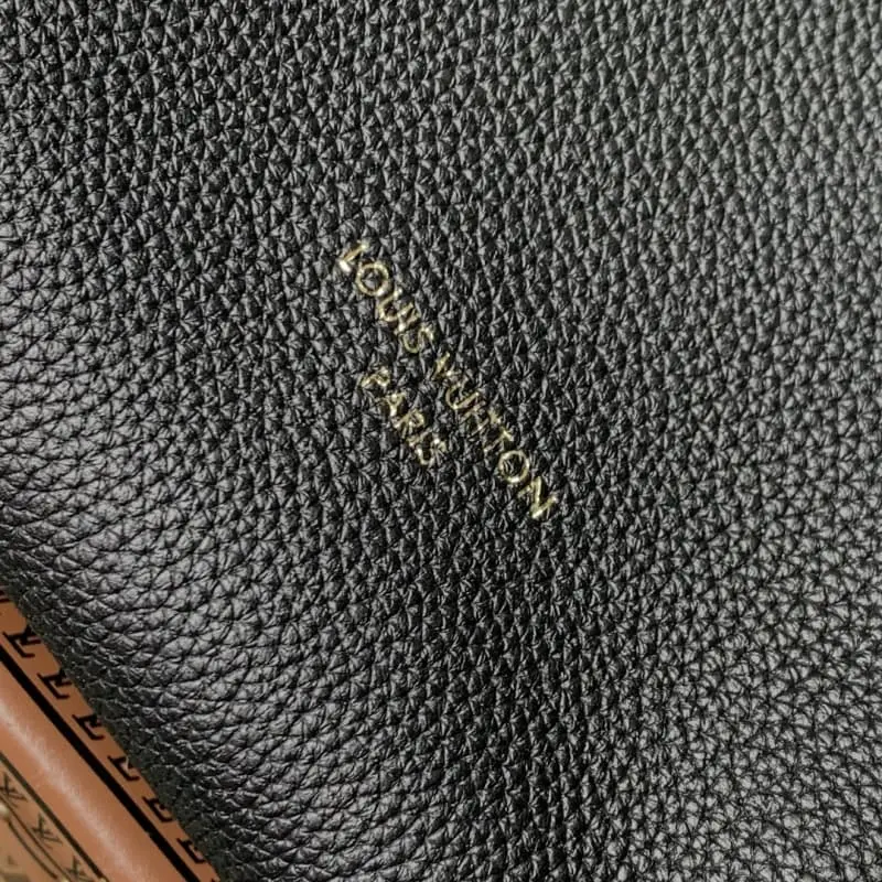 M13667 25x15x18cm High Quality Bags - Image 8