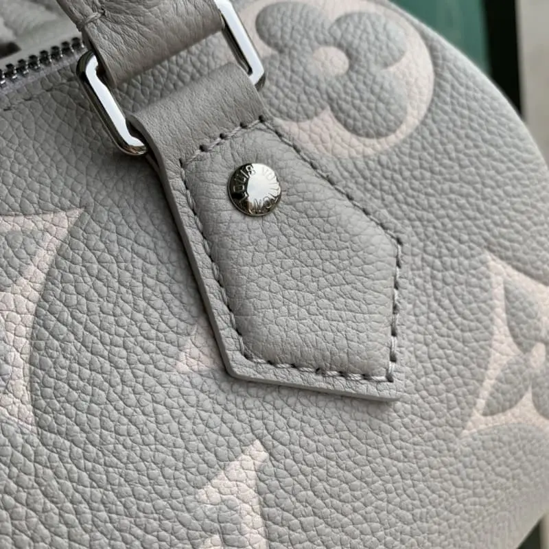 M14207 13.5x12x20.5cm High Quality Bags - Image 7