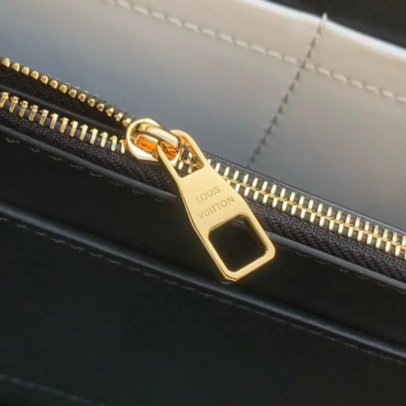 M12345 Black 13.6x8x21cm High Quality Bags - Image 7