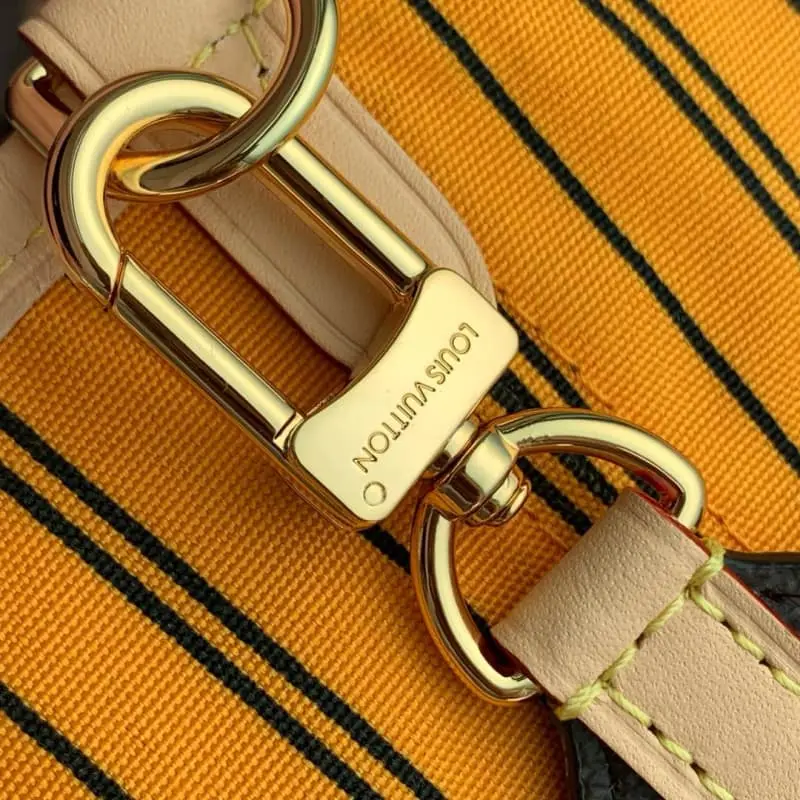 M11947 28x14x31cm High Quality Bags - Image 12