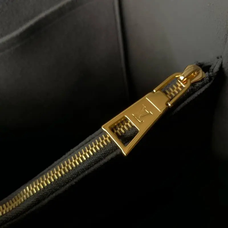 M47185 Large Black 37x26x14cm High Quality Bags - Image 7