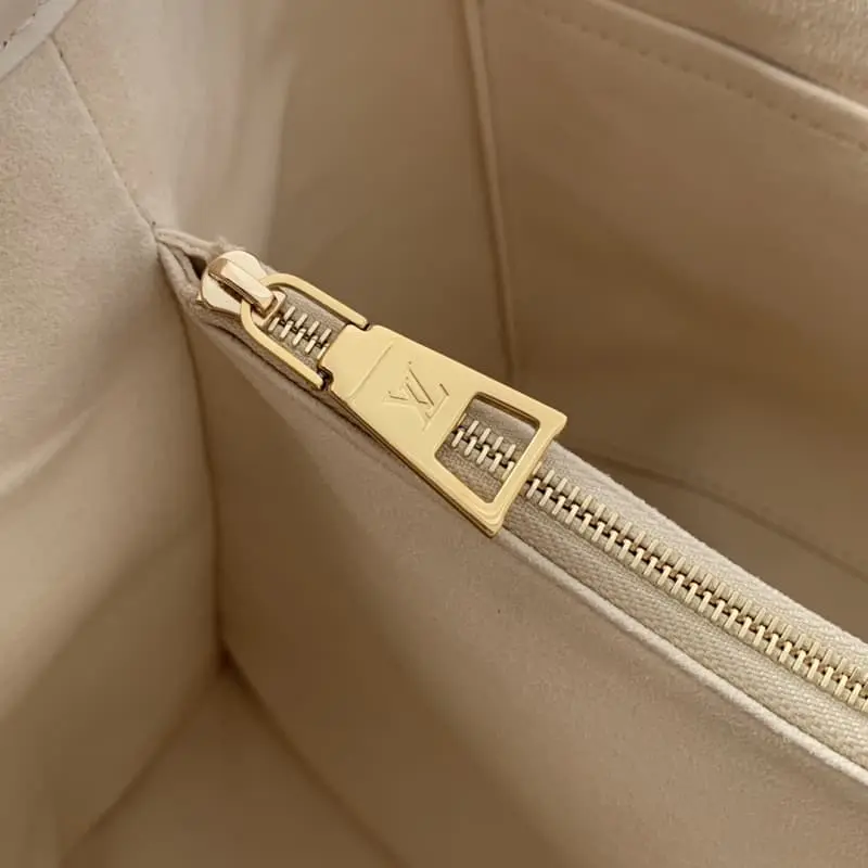 M47185 Large White 37x26x14cm High Quality Bags - Image 7